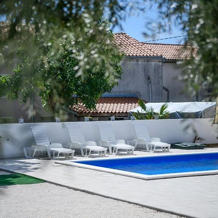 PaviciniSummer House Ninaアパートメント エクステリア 写真