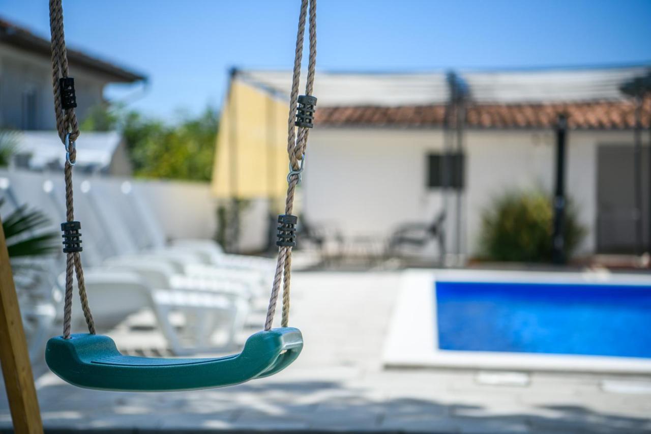 PaviciniSummer House Ninaアパートメント エクステリア 写真
