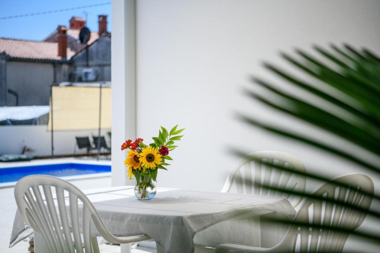 PaviciniSummer House Ninaアパートメント エクステリア 写真