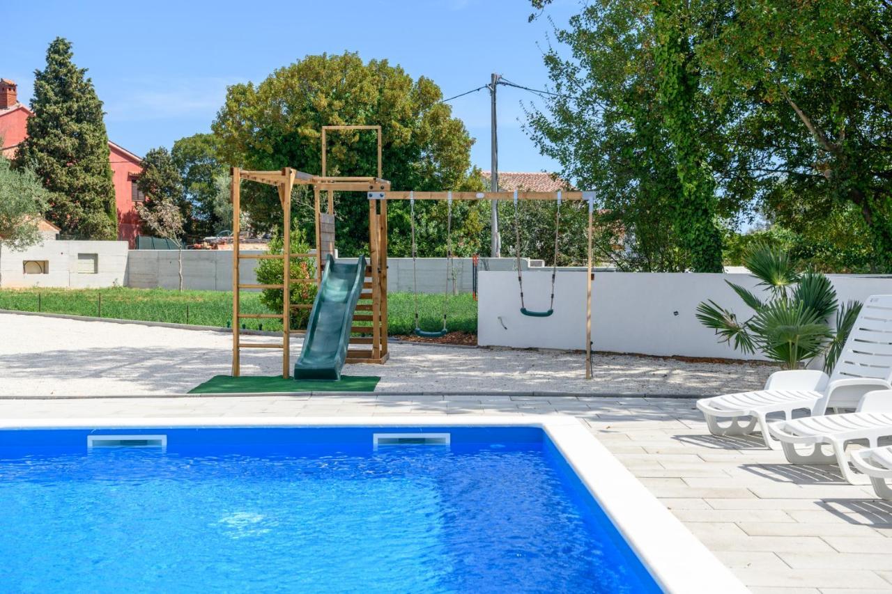 PaviciniSummer House Ninaアパートメント エクステリア 写真